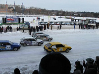 На Чемпионате Удмуртии по трековым автогонкам автомобиль сбил зрителя