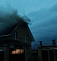 В Удмуртии крыша жилого дома загорелась от удара молниии