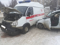 «Скорая» и иномарка столкнулись сегодня в Ижевске