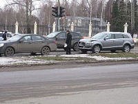 В Ижевске  правительственное авто стоимостью в 2 миллиона рублей попало в аварию