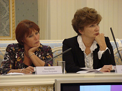 Очаровательные  зампредседателя постоянной комиссии по образованию и молодежной политике Ольга Казан