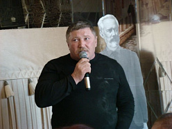 Редактор журнала Инвожо Петр Захаров
