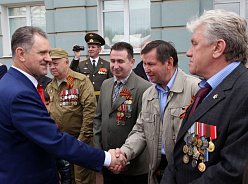 Президент Удмуртии поздравил ветеранов с праздником